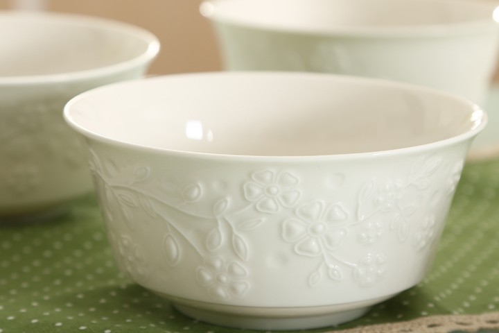 429818纯色碗具采用贴心的人性化设计